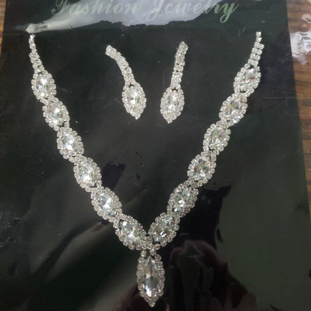 Thunaraz Crystal Bridal Jewelry Set Crystal Necklace and Earrings
